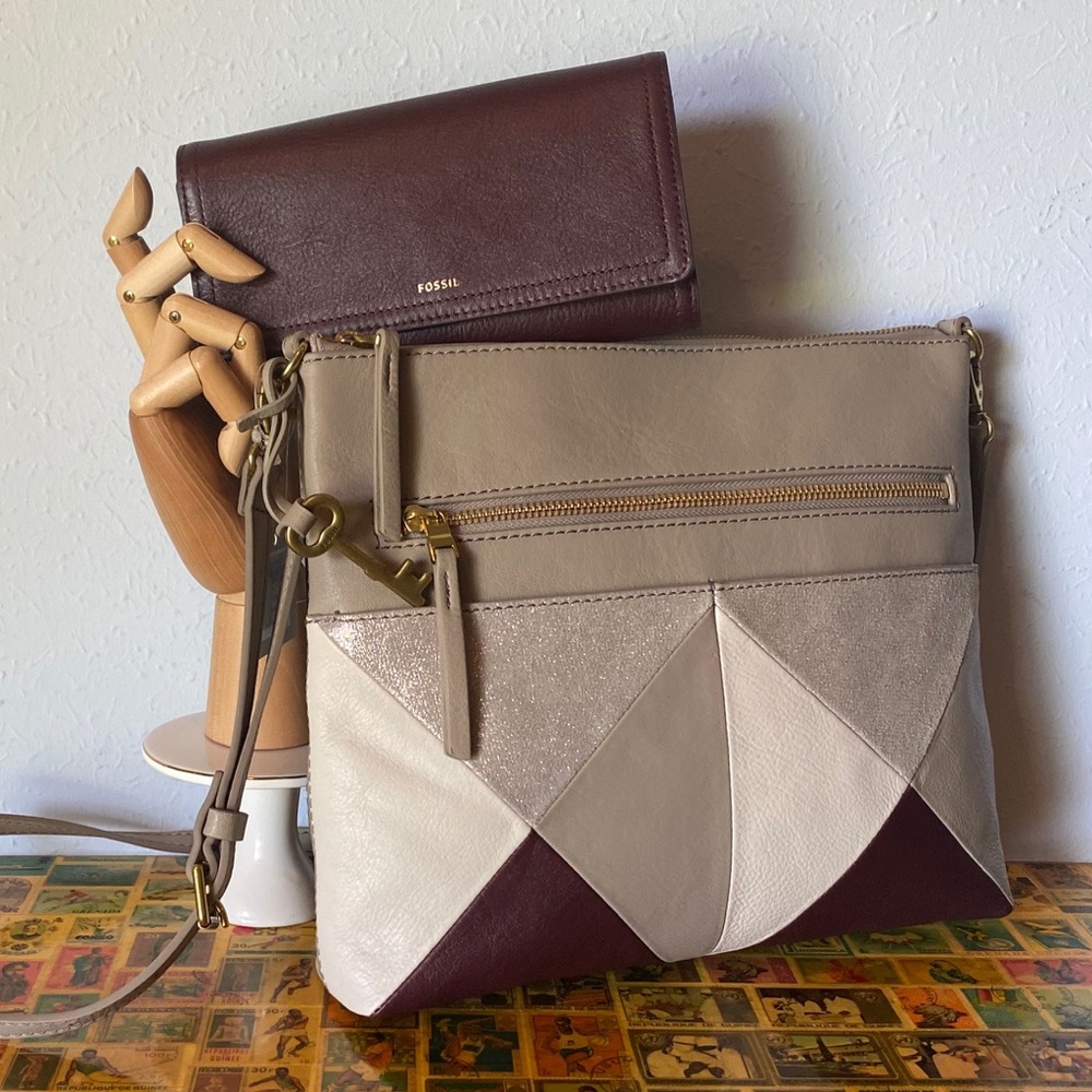 Last Fossil Set! Leather Logan Wallet & Crossbody! - Picture 8 of 8